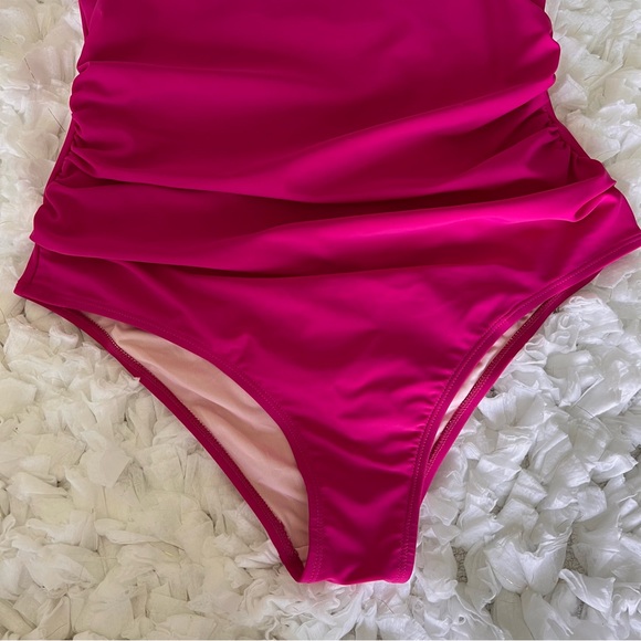 NWT Women's Shirred Strappy Cutout One Piece Swimsuit SIZE LARGE - Picture 7 of 15